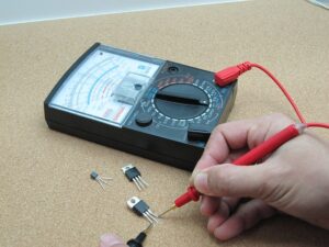 Analoges Multimeter