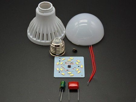 Dimmbare LED-Lampen sind aufgrund ihrer Technik etwas teurer als normale LED Leuchtmittel.