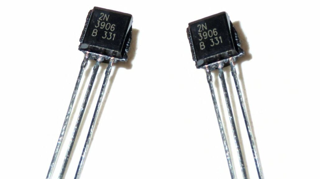 Funktion und Schaltung des 2N3906 Transistor.